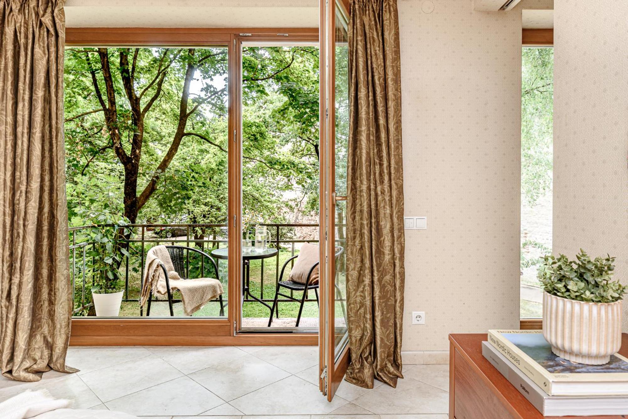 Jacuzzi Apartments X Free Parking X Self Check-In 24X7 By H&H VNO Exterior photo